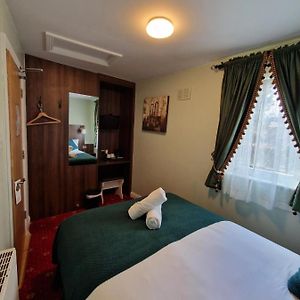 Budget Zimmer mit Kingsize-Bett